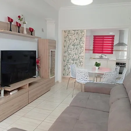 Alma Brizo Apartment